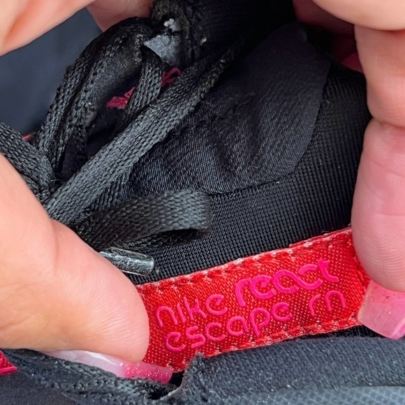 Nike React Escape Run Street Gray Hyper Pink Running Shoes Womens Size: 8.5 - Picture 9 of 9